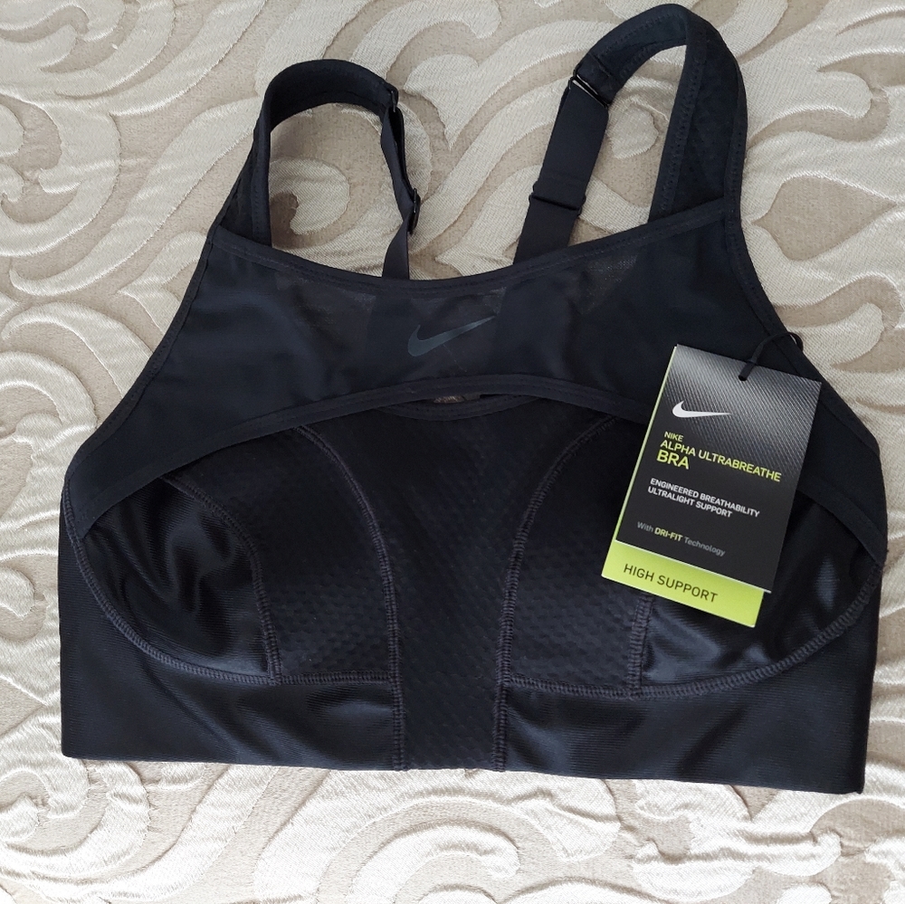 NWT Nike ALPHA Ultrabreathe BRA